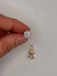 Studs earrings